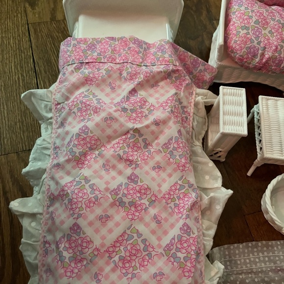 Vintage Mattel Barbie Dreamhouse Bed Couch Table Furniture Set Pink Flor… - Picture 3 of 6